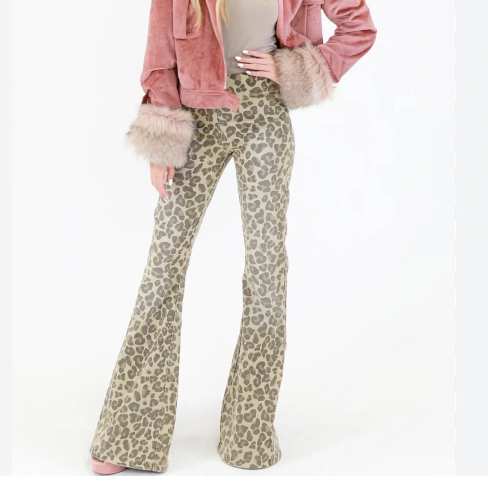 Judith March Reversible Leopard Flair Pants Size Small NWT - Picture 4 of 10